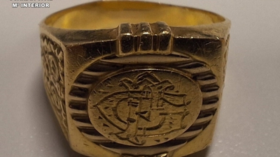 Imaxe dun dos selos roubados