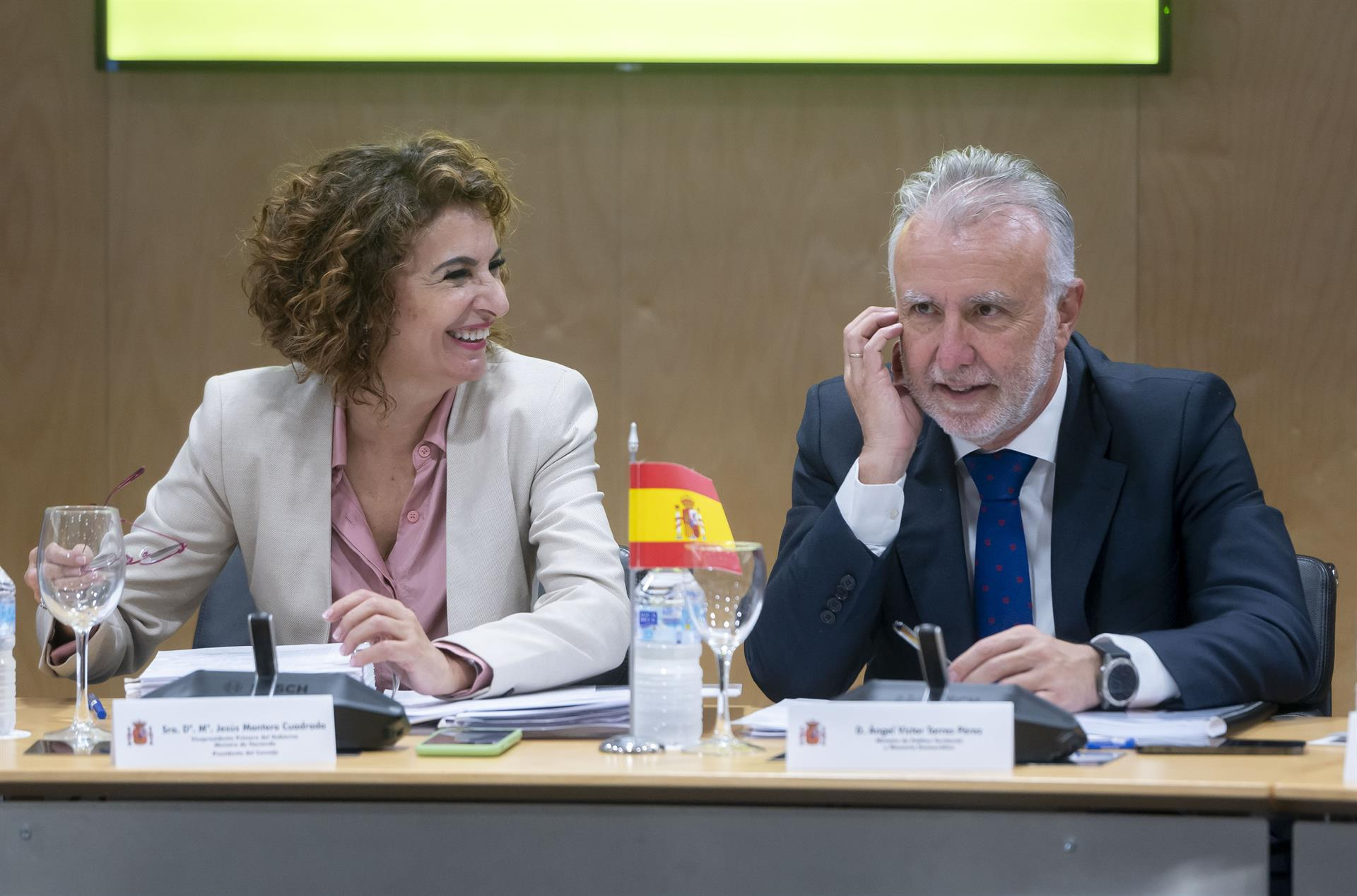 A ministra de Facenda e o ministro de Política Territorial no consello de política fiscal e financeira. Europa Press.