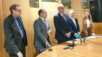 José Alberto Díez, secretario xeral de Universidades; Antonio López, reitor da USC; Manuel Reigosa, reitor da Uvigo; Ricardo Cao, reitor da UDC; Carmen Balboa, vicexerente do Sergas.- EUROPA PRESS