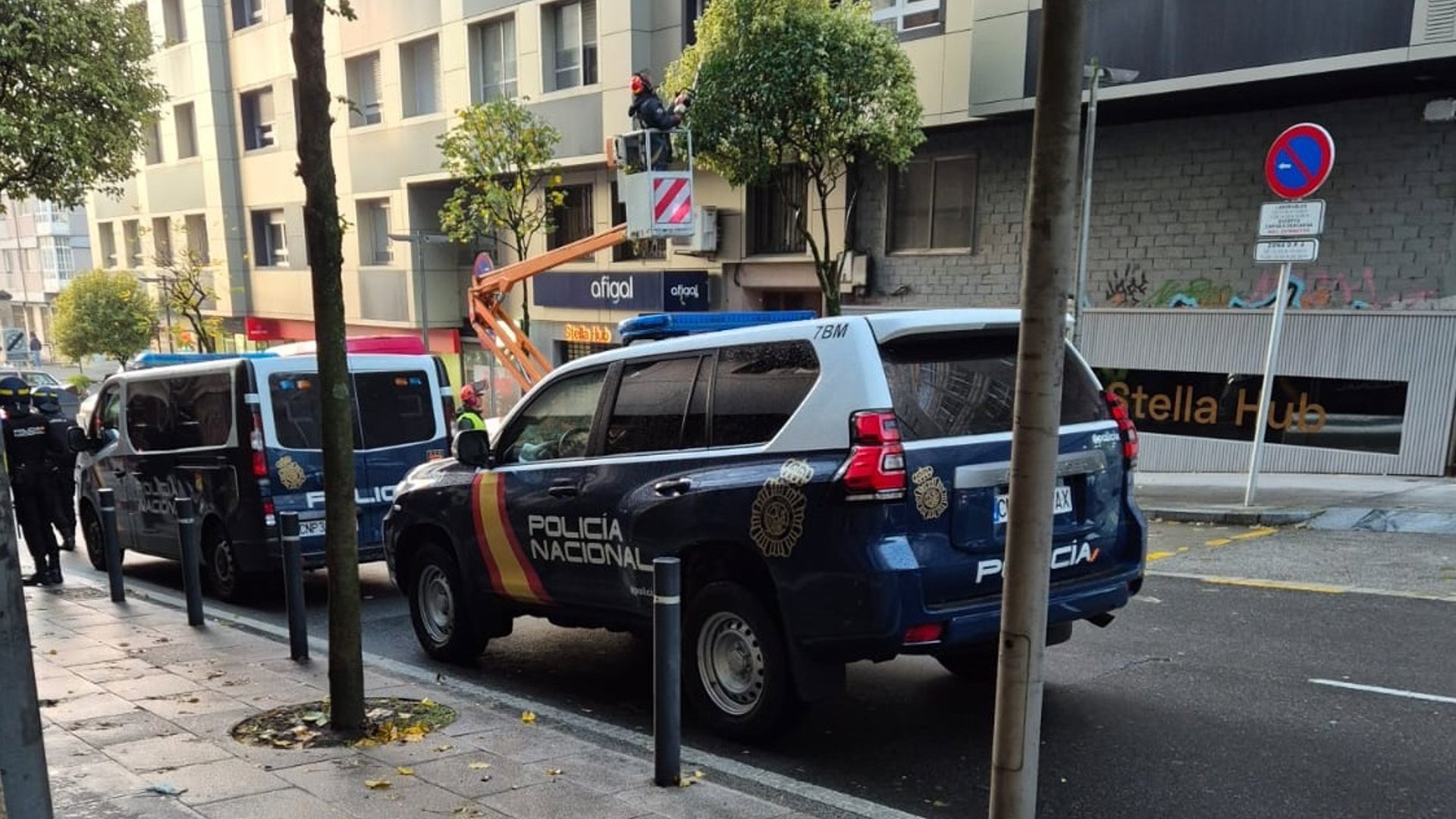 Axentes participan nunha operación policial no pub Stilo de Santiago de Compostela (CEDIDA/EUROPAPRESS)