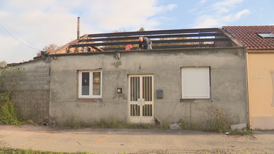 As lapas arrasaron o tellado da vivenda ubicada no lugar de Cacabelos que quedou inhabitable