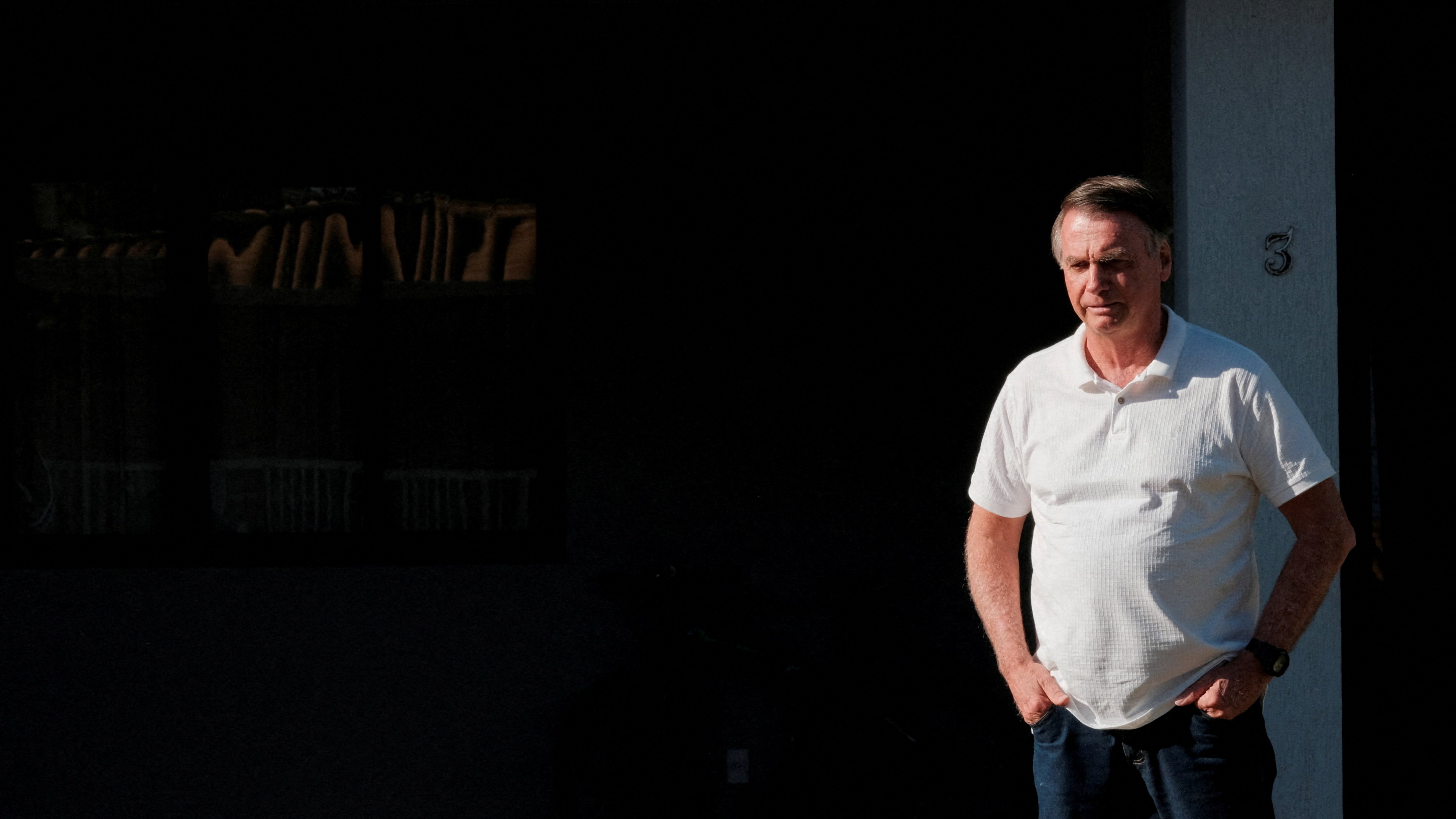 Bolsonaro nunha imaxe de arquivo na súa casa en Brasilia. REUTERS/Diego Herculano