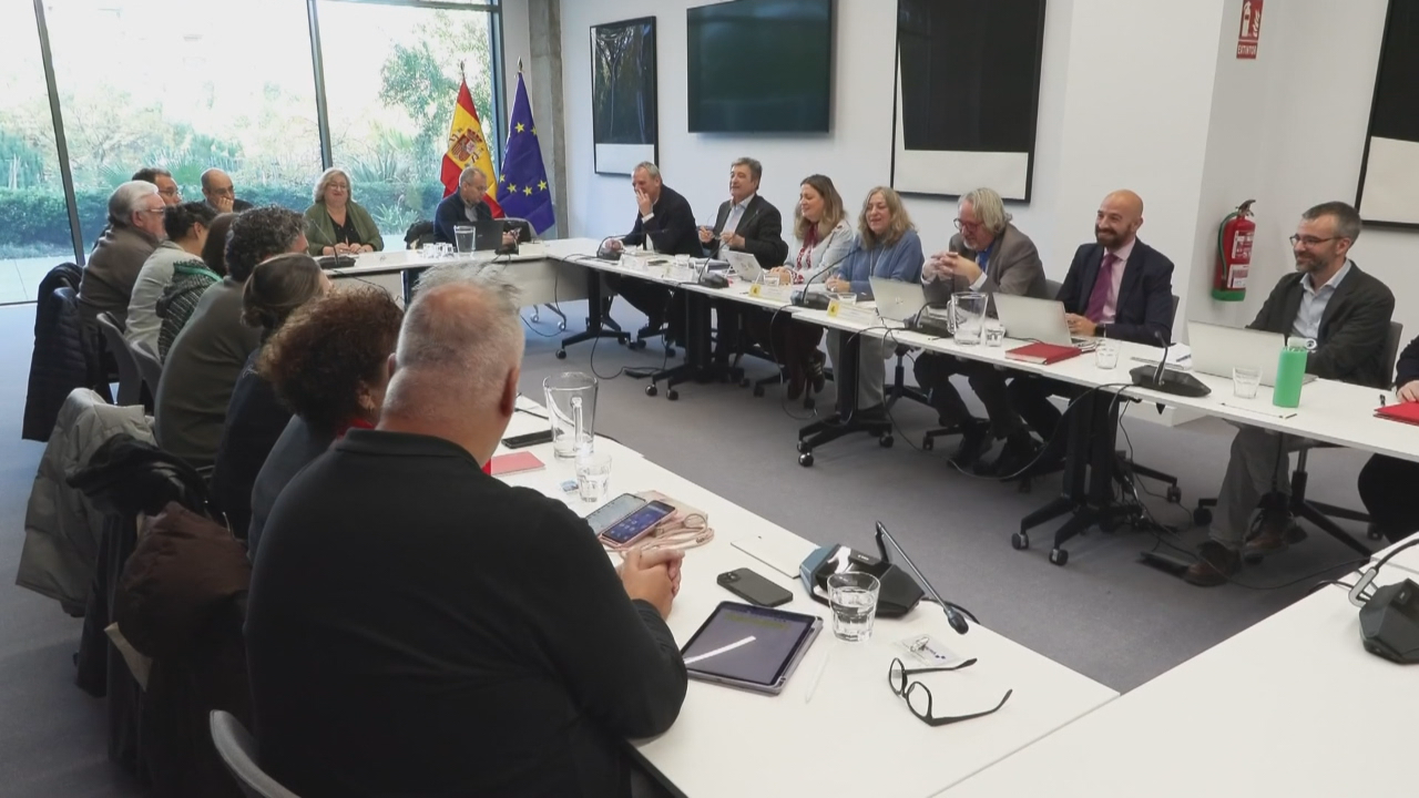 A reunión do pasado xoves entre Goberno e sindicatos. EFE