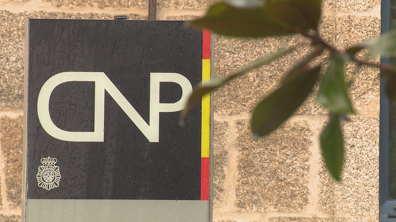 Imaxe do cartel do Corpo Nacional de Policía