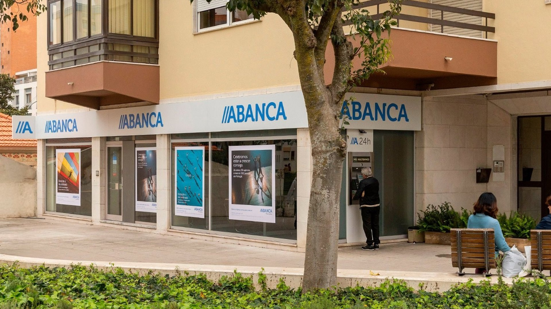 Oficina de Abanca en Portugal