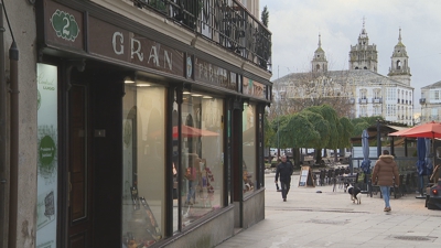 A Gran Farmacia Central é un dos establecementos máis antigos da capital luguesa