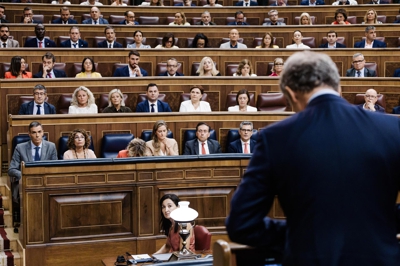 Pedro Sánchez segue unha intervención de Feijóo no Congreso(Carlos Luján - Europa Press - Archivo)