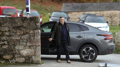 Segismundo García, á súa chegada á fábrica este venres (Carlos Castro/Europa Press)