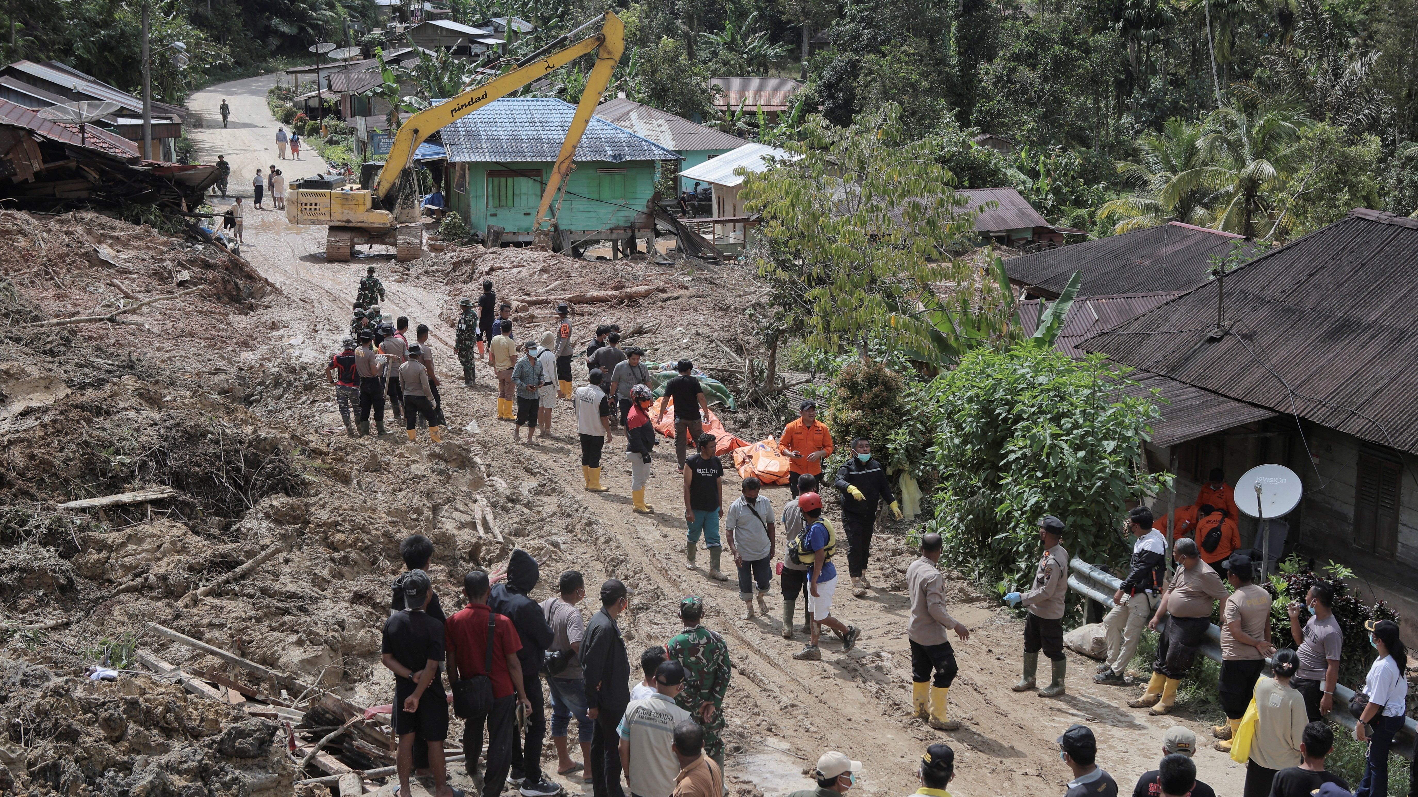 Operación de rescate en Sumatra do Norte. REUTERS/Agatha Capri
