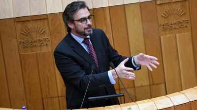 O conselleiro Diego Calvo durante unha intervención no Parlamento
