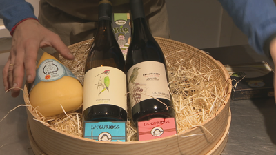 Están de moda as cestas montadas con produto selecto de orixe galega