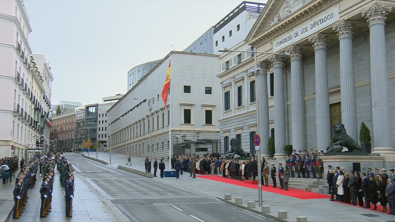 Momento do izado da bandeira