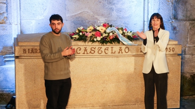 Ana Pontón tras a ofrenda floral. EFE/ Xoán Rey