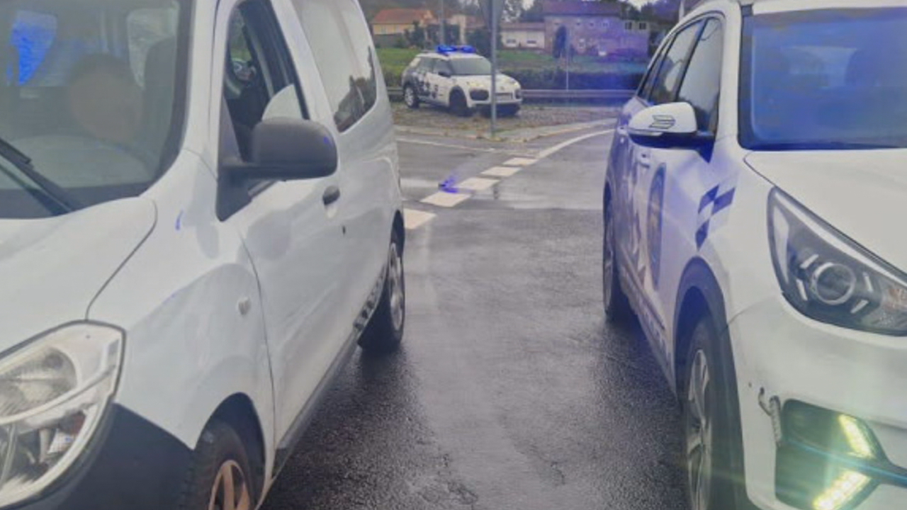 O home non era consciente do perigo. FOTO: Policía Local de Vilanova