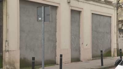 Inmoble tapiado  no barrio lugués da Milagrosa