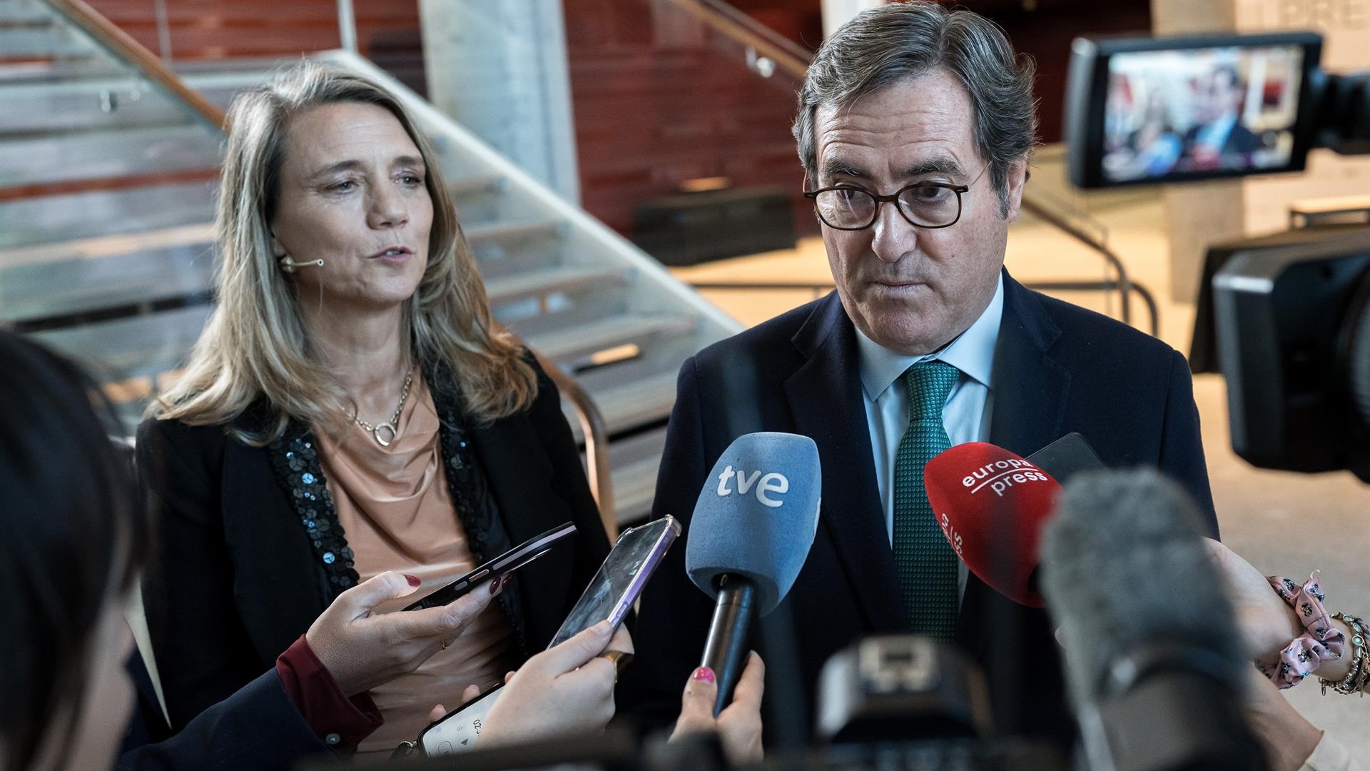 O presidente de CEOE, Antonio Garamendi, e a presidenta do Cepyme, Ángela de Miguel.- Diego Radamés - Europa Press