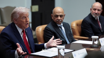 Trump na Casa Branca co sector empresarial. REUTERS/Jonathan Ernst