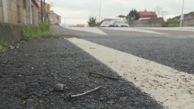 Imaxe dos cravos nas estradas