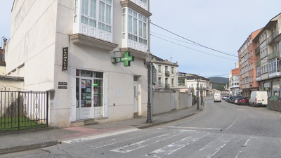 Fachada da farmacia, na Travesía da Mariña