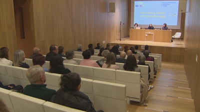 O acto do 25 aniversario de Raiolas encheu o auditorio do Vello Cárcere