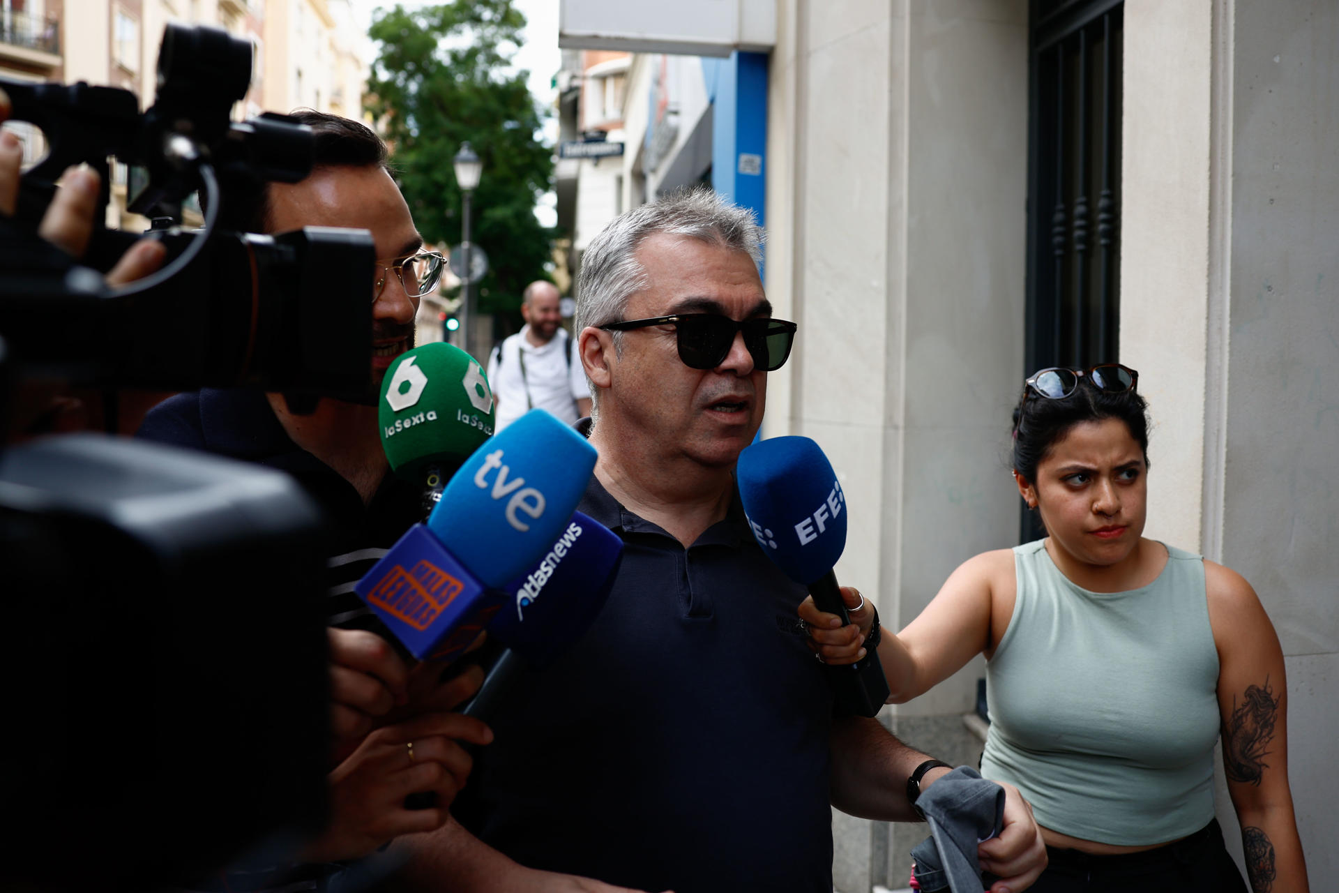 Santos Cerdán, chegando a súa casa en Madrid. Foto de arquivo: EFE/Rodrigo Jiménez