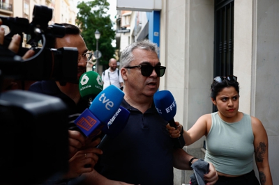 Santos Cerdán, chegando a súa casa en Madrid. Foto de arquivo: EFE/Rodrigo Jiménez