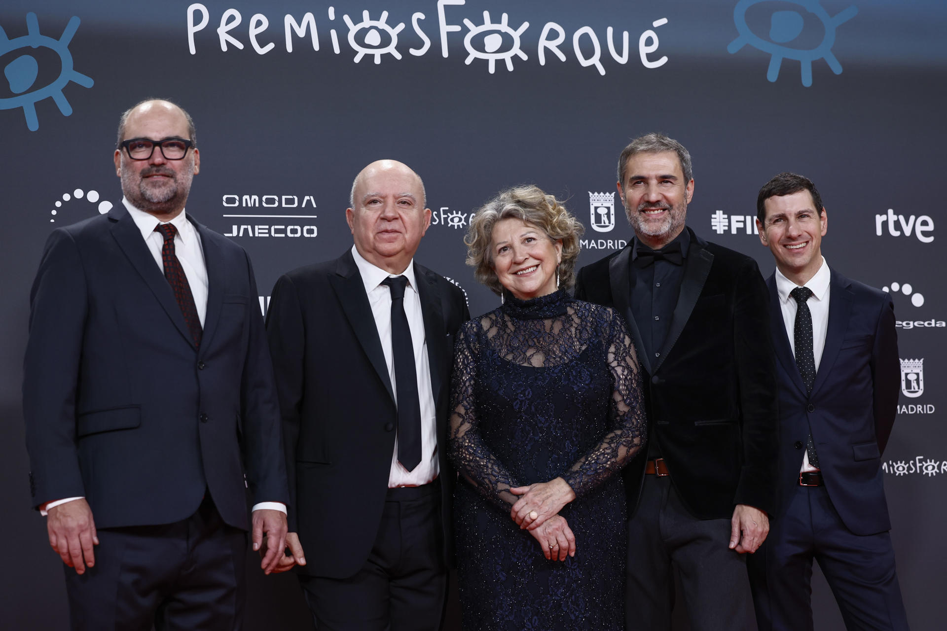 O equipo de 'Sirat' á chegada aos Premios Forqué. EFE/ Daniel González