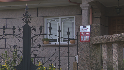 Unha das vivendas con alarma