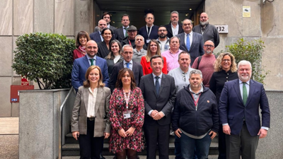 Imaxe da comisión negociadora tras a firma do convenio-Navantia