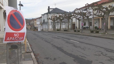 O Concello colocou carteis que prohiben o aparcamento para que Tráfico non siga sancionando a veciñanza