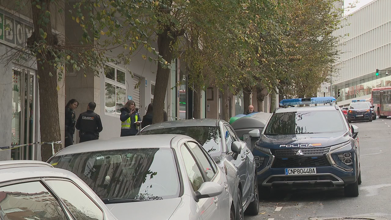 Exterior do edificio no que se produciu a agresión dun dos convivintes a unha das rapazas coas que compartía piso