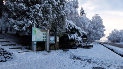 Neve no alto do Vieiro, en Bande, a 850 metros de altitude