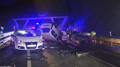 Accidente na madrugada deste domingo no quilómetro 100 da estrada N-550. Foto: Emerxencias de Cuntis