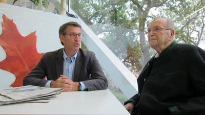 Imaxe de arquivo de Gerardo Fernández Albor en Santiago con Feijóo (EUROPA PRESS)