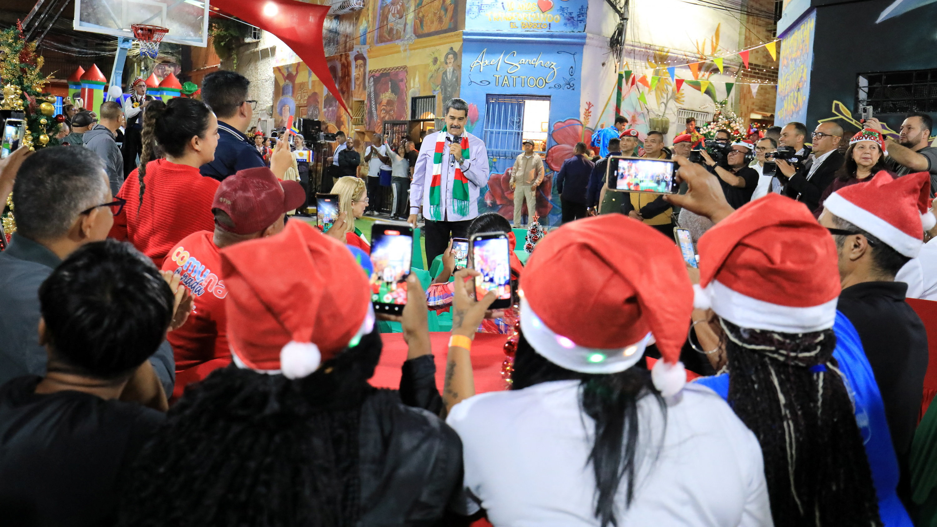 Nicolás Maduro nun acto de Nadal