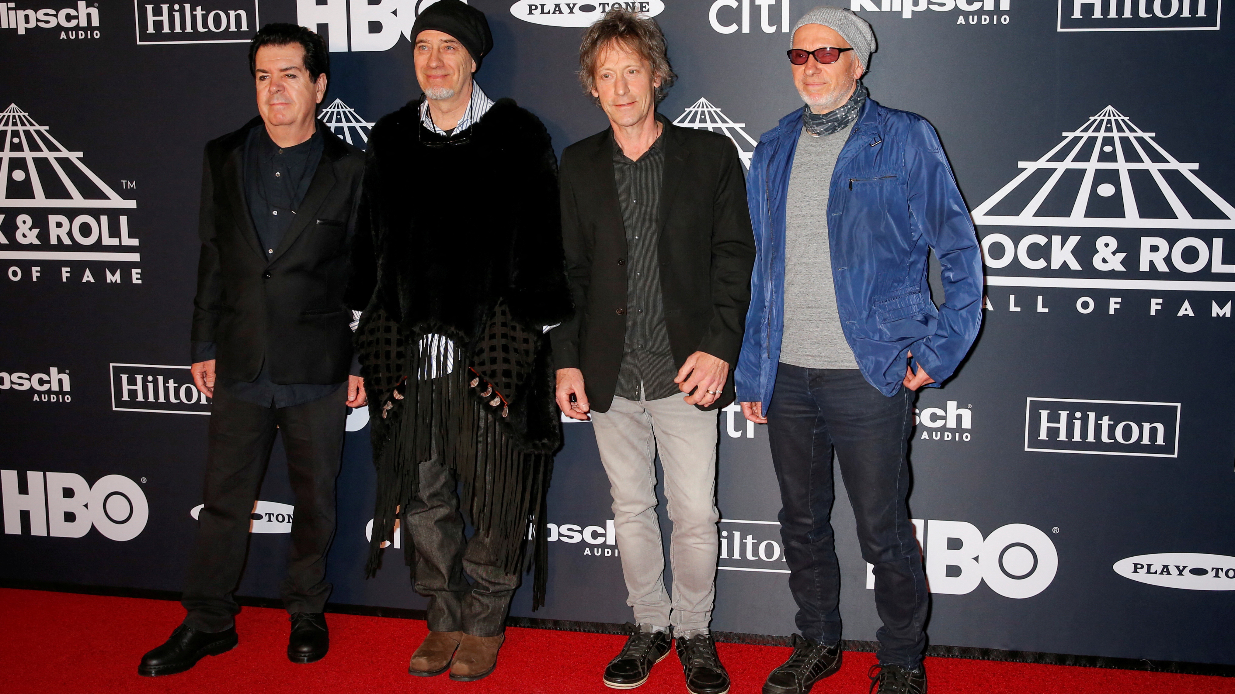 Perry Bamonte (segundo pola dereita). REUTERS/Eduardo Munoz/File Photo