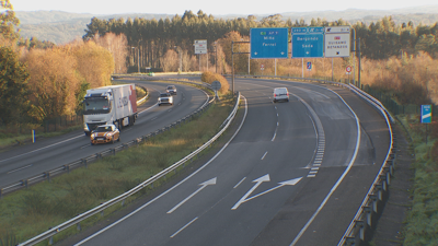 Reducir a velocidade cando chove non é dabondo para evitar sustos segundo contan os usuarios habituais