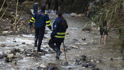 Operativo de busca en Alhaurín el Grande (Málaga) (EFE/Carlos Díaz)