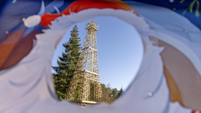 Torre Eiffel en Cuntis (EFE/Salvador Sas)