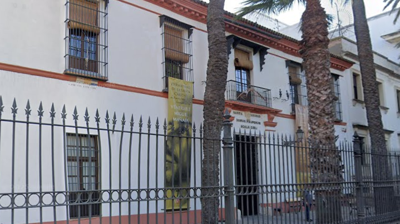 Fachada da residencia do Hospital Santa Caridad de Sevilla