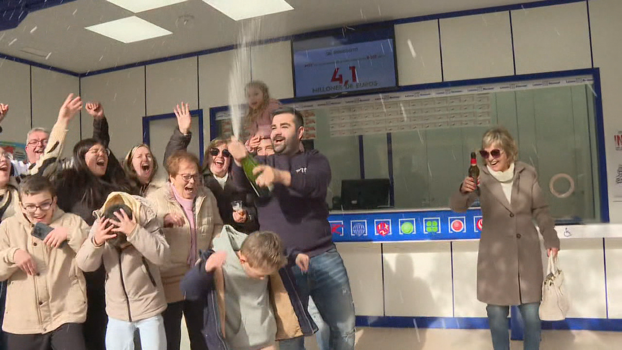 Igual ca nesta admnistración de Quart de Poblet, a sorte do 06703 celebrouse en moitos lugares de toda España