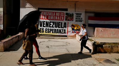 Arquivo. Mensaxes de apoio a Venezuela nas rúas da Habana. REUTERS/Norlys Perez