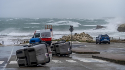A borrasca Goretti afecta a todo o norte peninsular, con neve a 500 metros e ondas de ata oito metros no Cantábrico (EFE/ Román G. Aguilera)