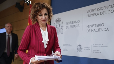 A vicepresidenta e ministra de Facenda, María Jesús Montero, chega á comparecencia de prensa en que presenta a proposta do novo modelo de financiamento autonómico (EFE/ Zipi Aragon)