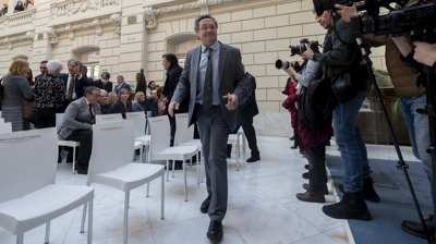 Álvaro García Ortiz, na toma de posesión da súa sucesora, Teresa Peramato, como fiscala xeral do Estado, en decembro de 2025 (Alberto Ortega/Europa Press)