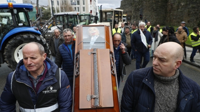 Tractorada en Lugo (EFE/ Eliseo Trigo)