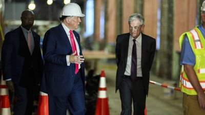 Trump e Powell visitan as obras de reforma do edificio da Reserva Federal dos EUA, o pasado mes de xullo (Arquivo Europa Press)