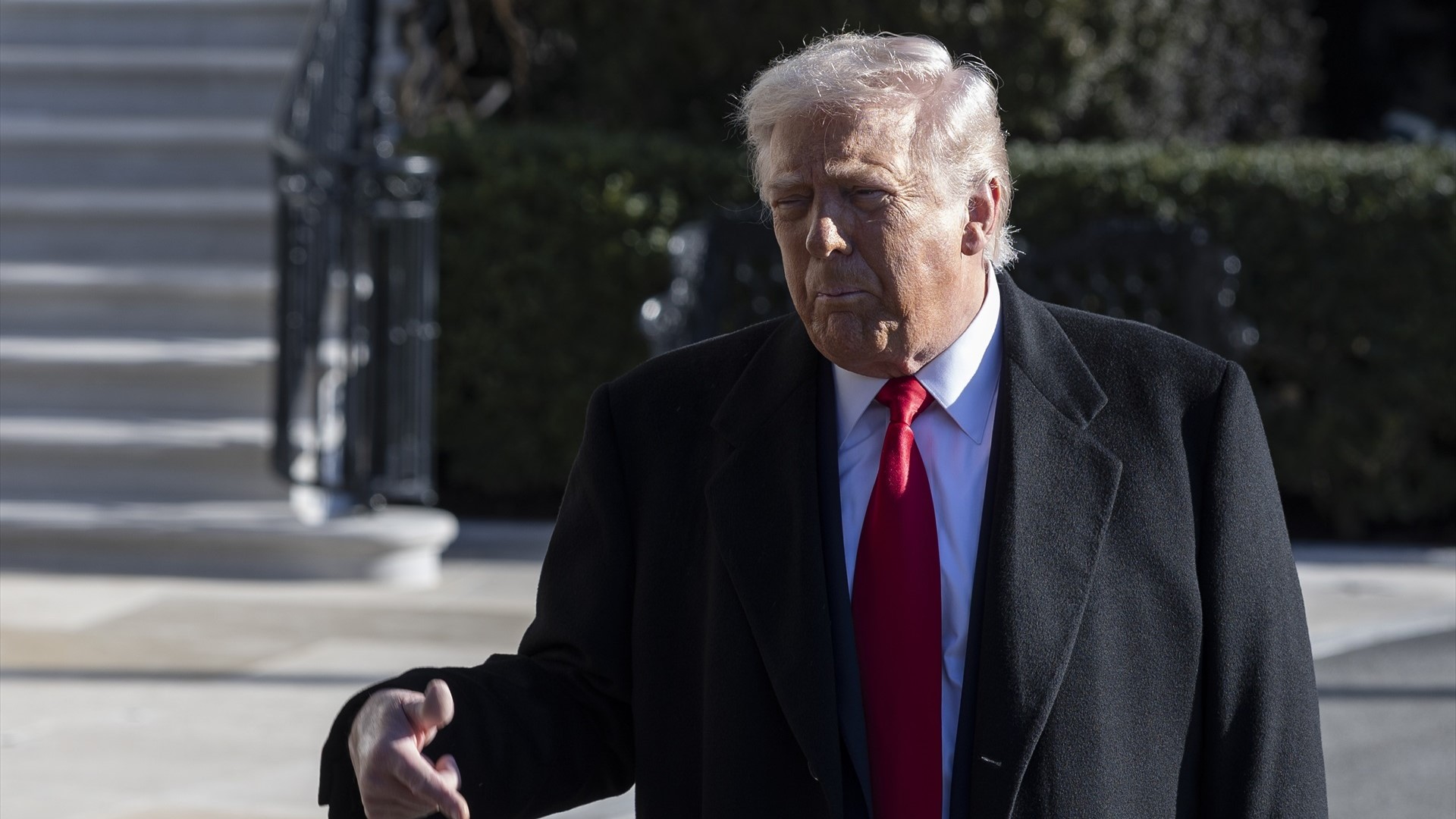 Donald Trump saíndo da Casa Branca (Europa Press/Mehmet Eser)