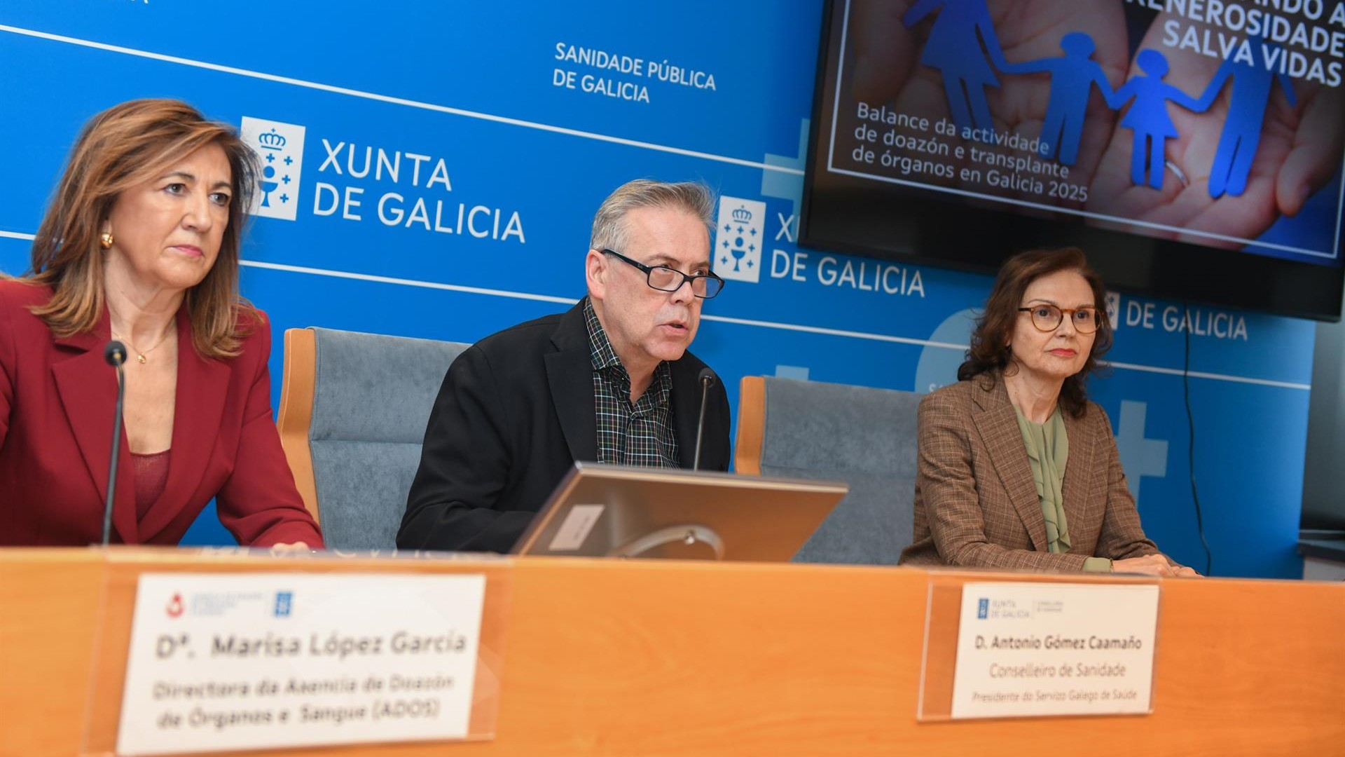O conselleiro de Sanidade, Antonio Gómez Caamaño, a directora da Axencia de Doazón de Órganos, Marisa López, e a coordinadora autonómica de trasplantes, Encarnación Bouzas, durante a presentación dos datos