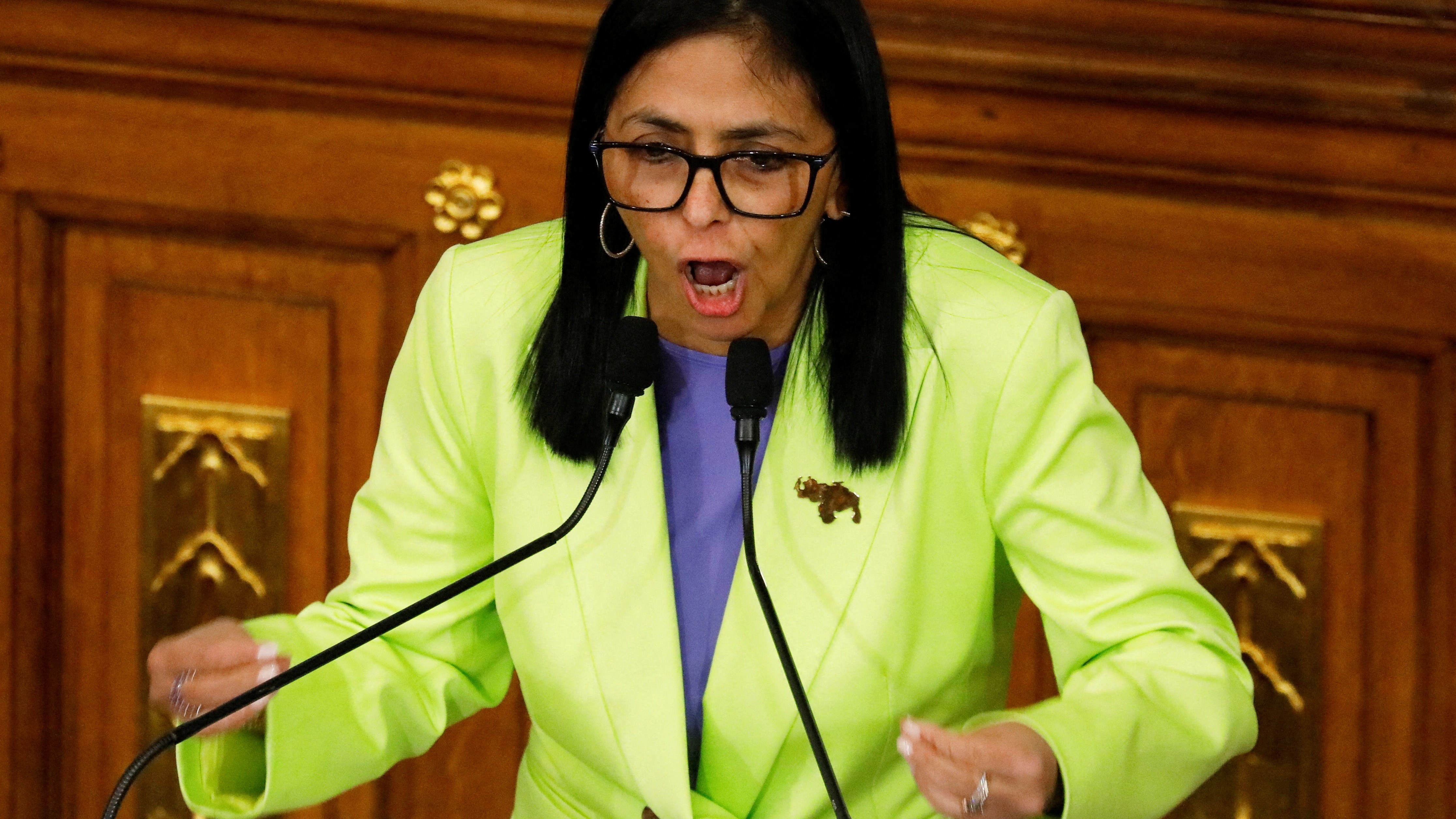 A presidenta interina de Venezuela Delcy Rodríguez pronuncia o seu primeiro discurso anual á nación na Asemblea Nacional (REUTERS/Leonardo Fernández Viloria)